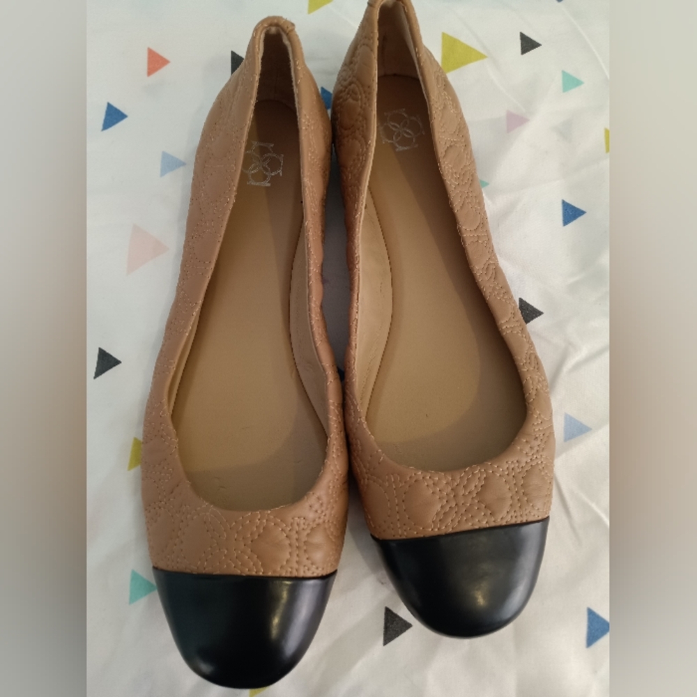 Ann Taylor leather quatrefoil quilted ballet flats size 6.5